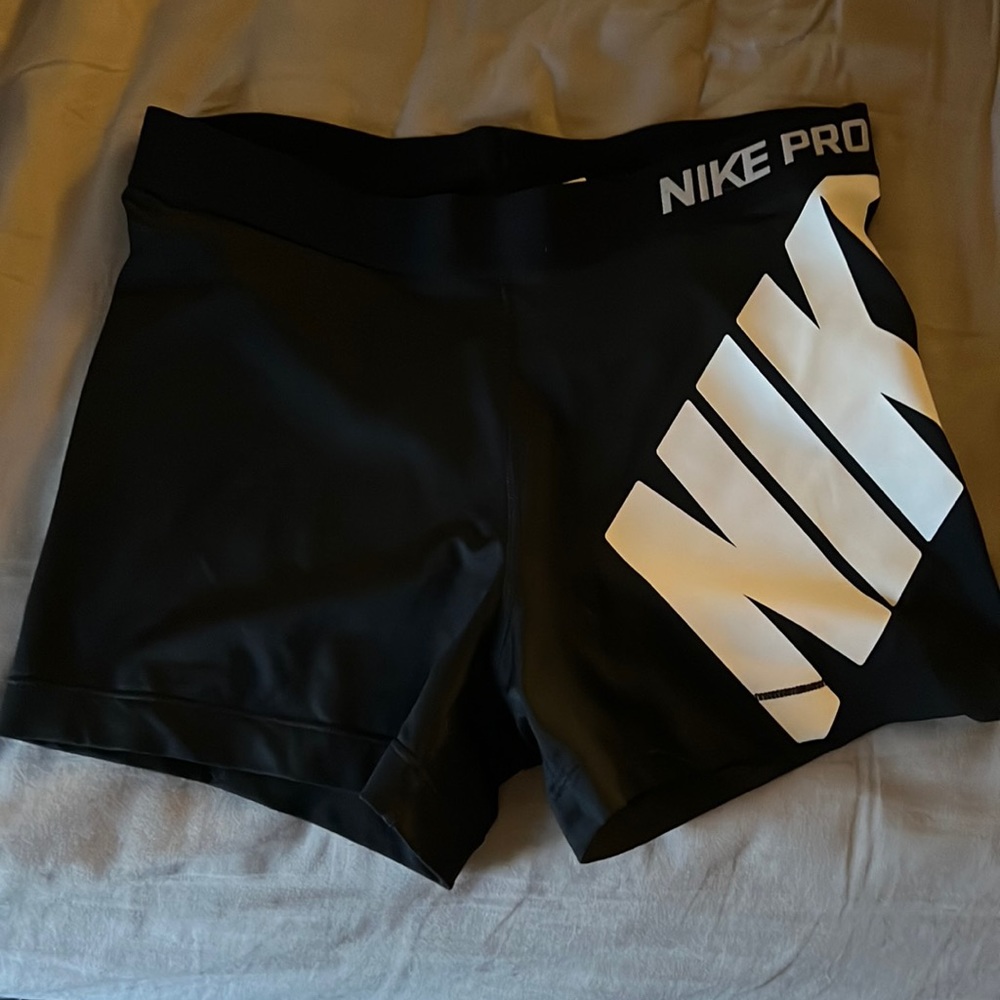 Nike pro